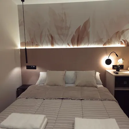 Oasis Hostel *